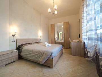 Location de vacances pour 6 personnes, avec jardin et terrasse dans Olbia