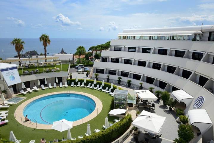 Hotel para 2 personas, con piscina además de jacuzzi y jardín - 1