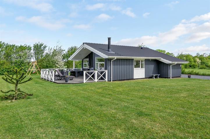 Ferienhaus für 6 Personen, mit Terrasse und Whirlpool in Skovmose