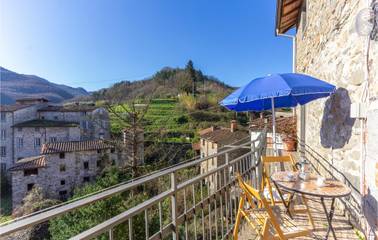 Holiday Apartment for 2 People in Borgo a Mozzano, Lucca Province, Photo 2