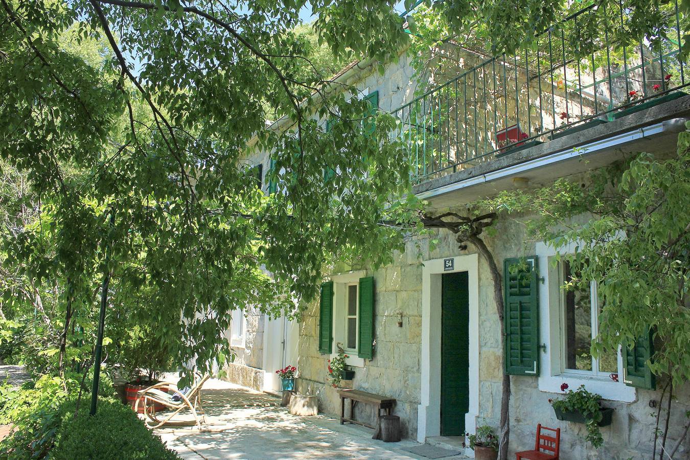 Ganze Wohnung, 1-Zimmer-Ferienwohnung mit Terrasse und Meerblick Slime, Omis -a in Slime, Dalmatinisches Zagora
