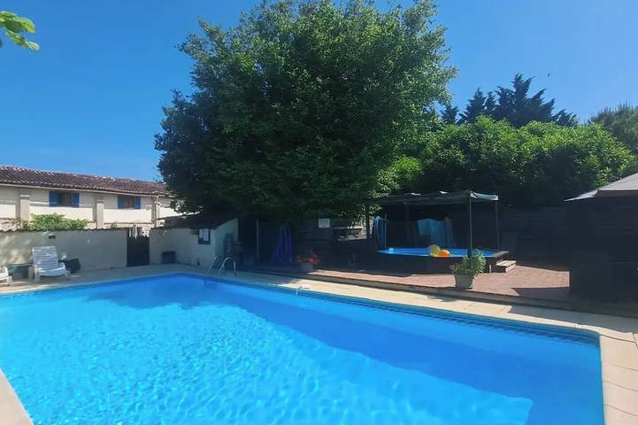 Gîte pour 6 personnes, avec piscine et jardin à Saint-Pierre-de-Juillers