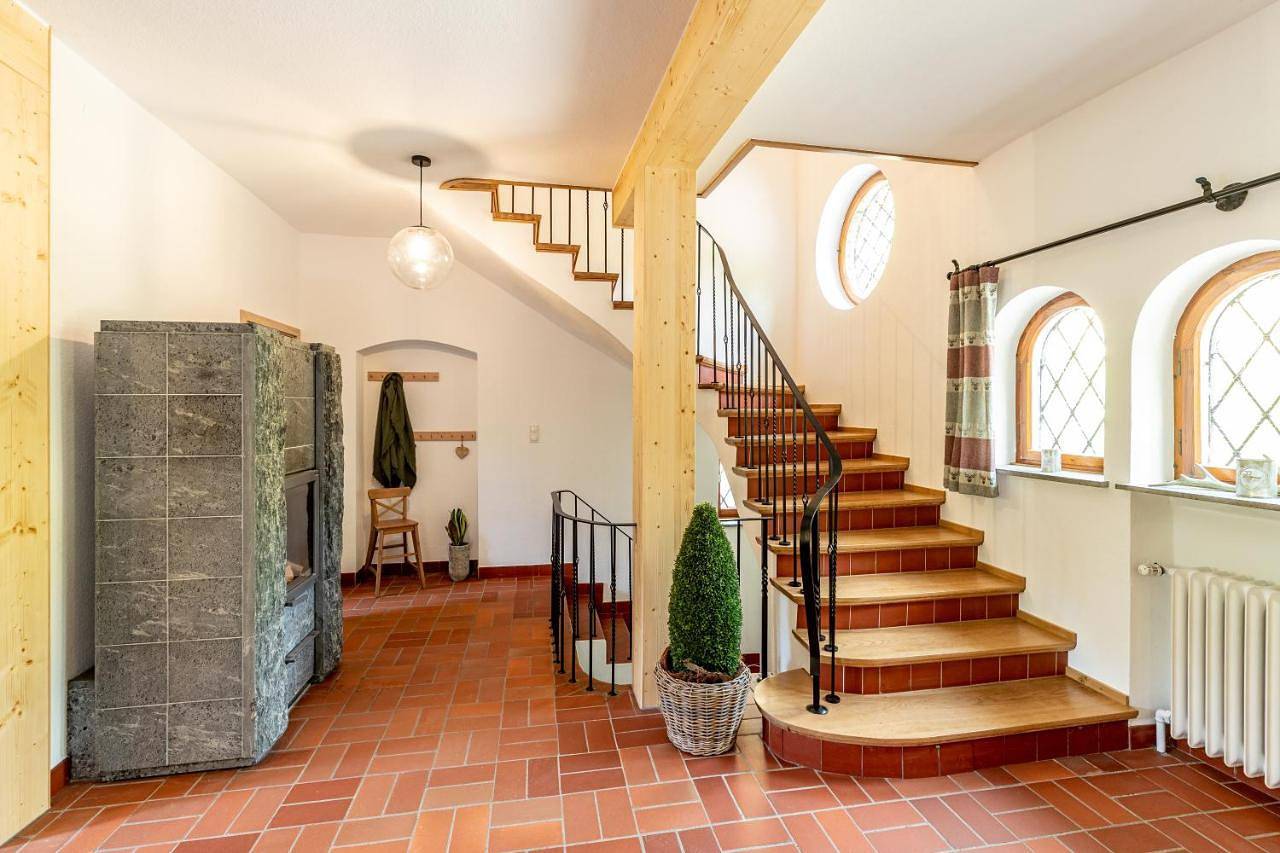 Landhaus Karbach mit Gartensauna und Hot Tub, eingezäunter Garten, 4-10 Personen in Mayen, Osteifel