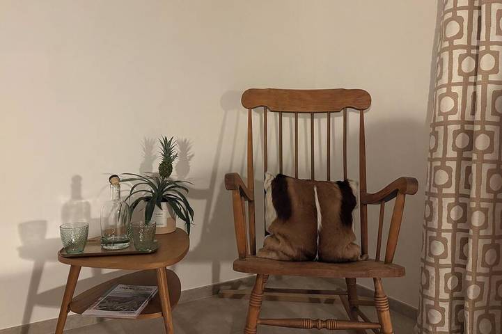 La  Cavaliere, Chambre Petit Déjeuner et Parking inclus. Maison Sol en Ciel in Aigues-Mortes, Côte d'Améthyste
