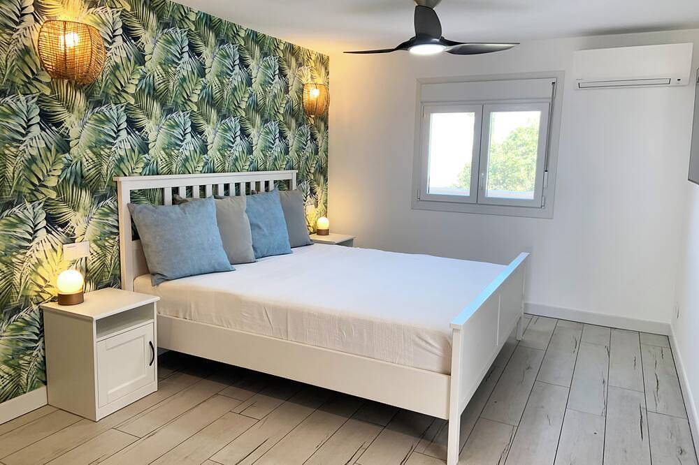 Einzigartiges Ferienhaus - nur 2 Gehminuten zum Strand! in Playa de Muro, Muro