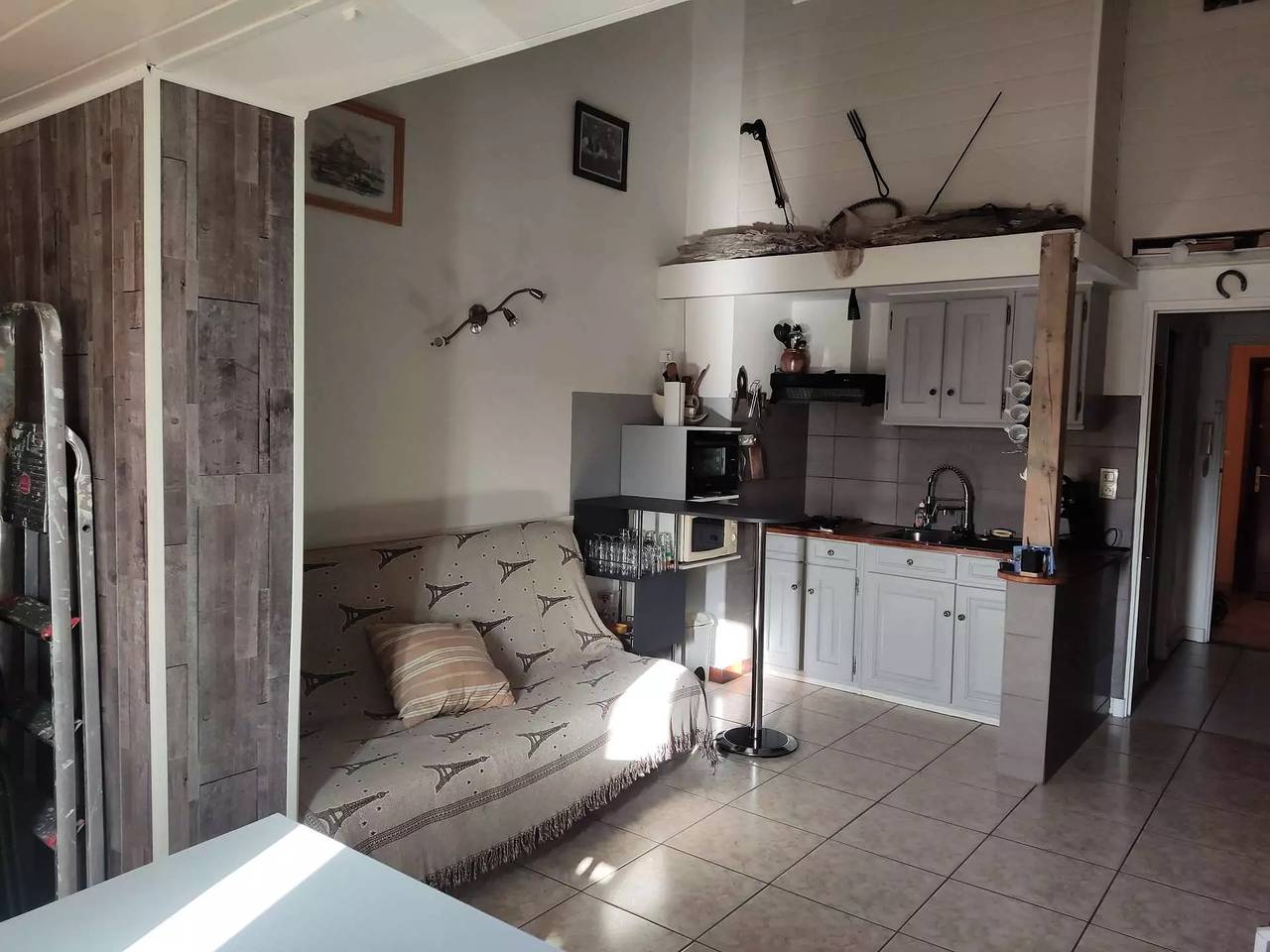 Appartement entier, Appartement 6 couchages accès mer à pied in Le Brusc, Six-Fours-les-Plages
