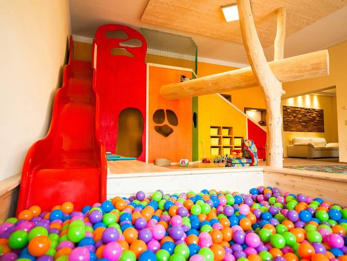 Ferienwohnung für 7 Personen, mit Balkon und Ausblick sowie Garten und Pool - 1