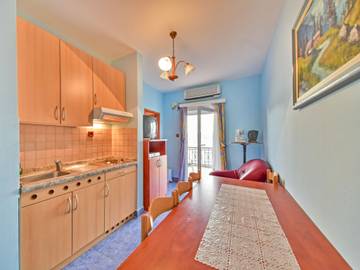 Appartement De Vacances pour 6 Personnes dans Cesarica, Adriatique Croate, Photo 3