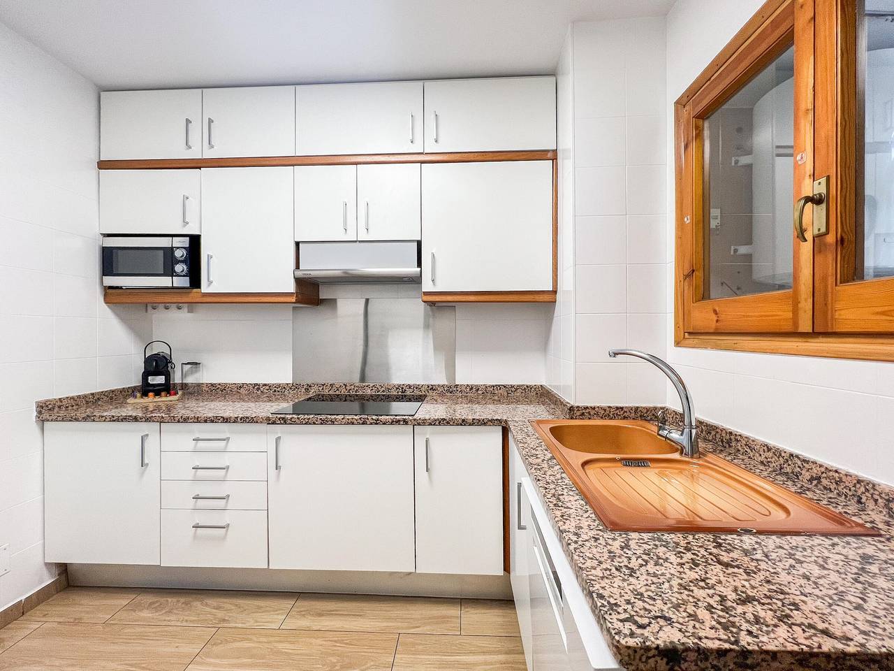 Entire apartment, Modern Comfort in Escaldes-Engordany, 3 Bedrooms, Parking in Grandvalira