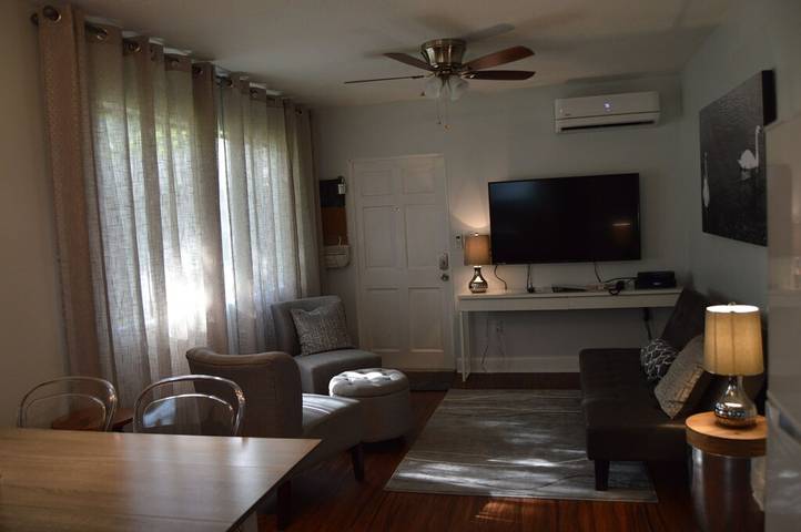 Vacation rental for 4 people, with hot tub in Lakeland