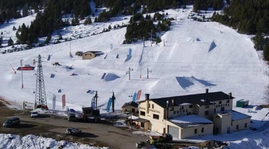 Hotel voor 4 personen, met tuin en uitzicht in Andorra