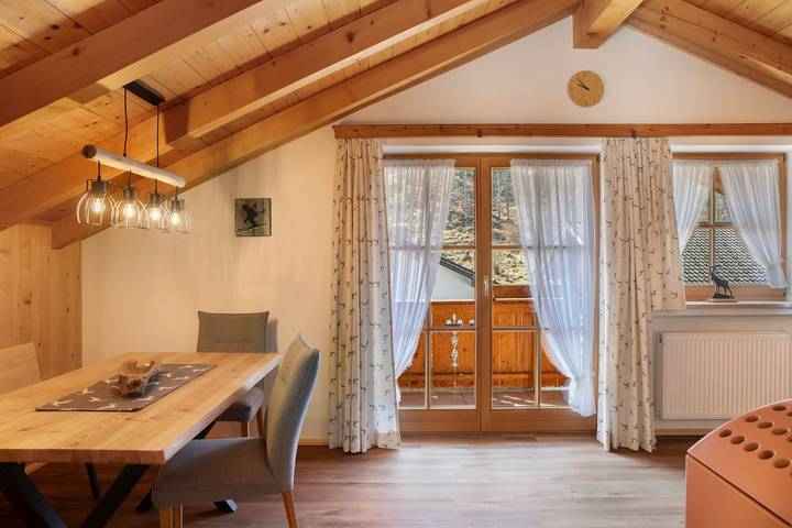 Hel lejlighed, Ferielejlighed for 3 personer med balkon in Grainau, Eibsee