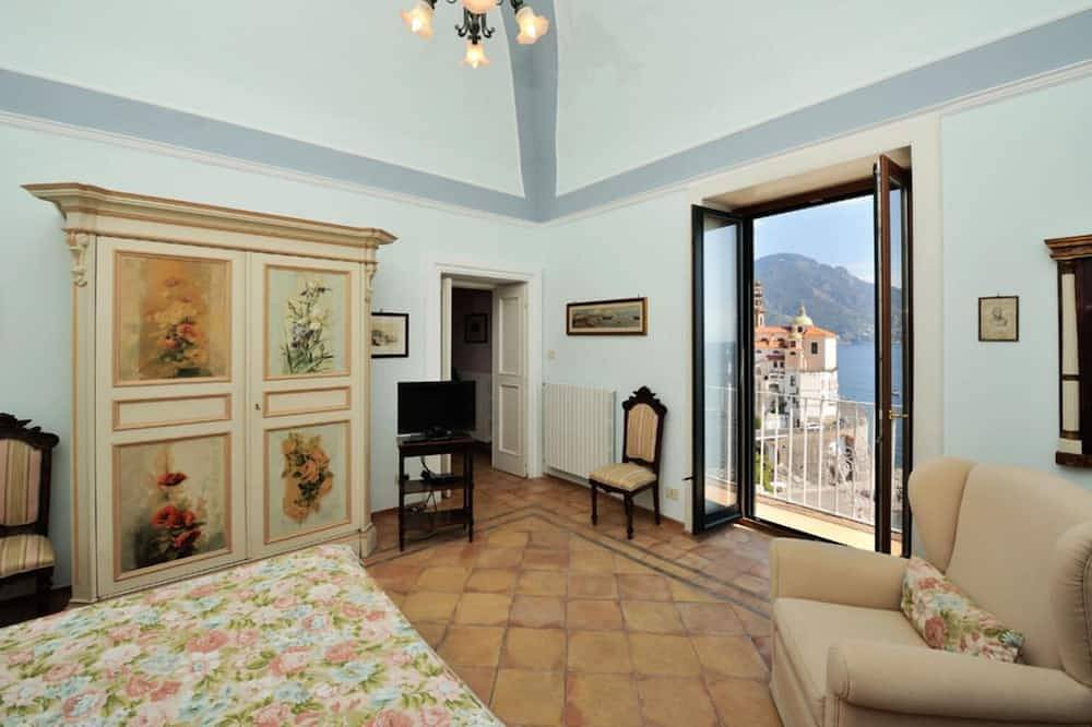 Apartamento entero, Casa roja con terraza y vistas al mar y sólo 800 metros de Amalfi in Atrani, Costa Amalfitana