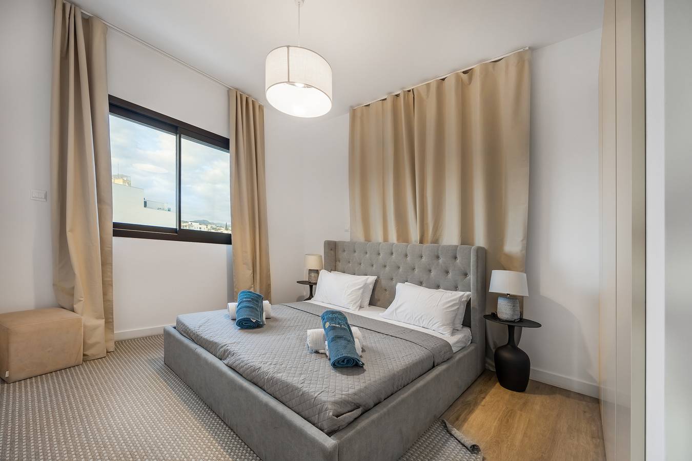 Apartamento entero, 103 Piliou, balcón con vistas a la ciudad y piscina compartida en la azotea in Limasol, Chipre Sur