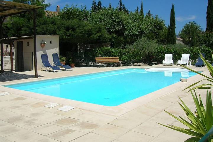 Maison de vacances pour 3 personnes, avec jardin ainsi que terrasse et piscine - 1