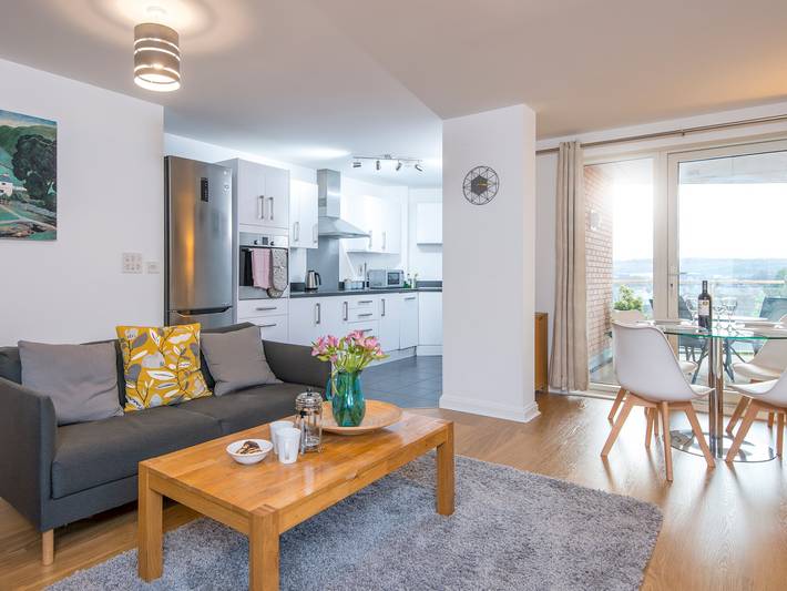 Holiday rental for 4 people, with Balcony and Hot tub as well as Garden and Sauna in Cardiff