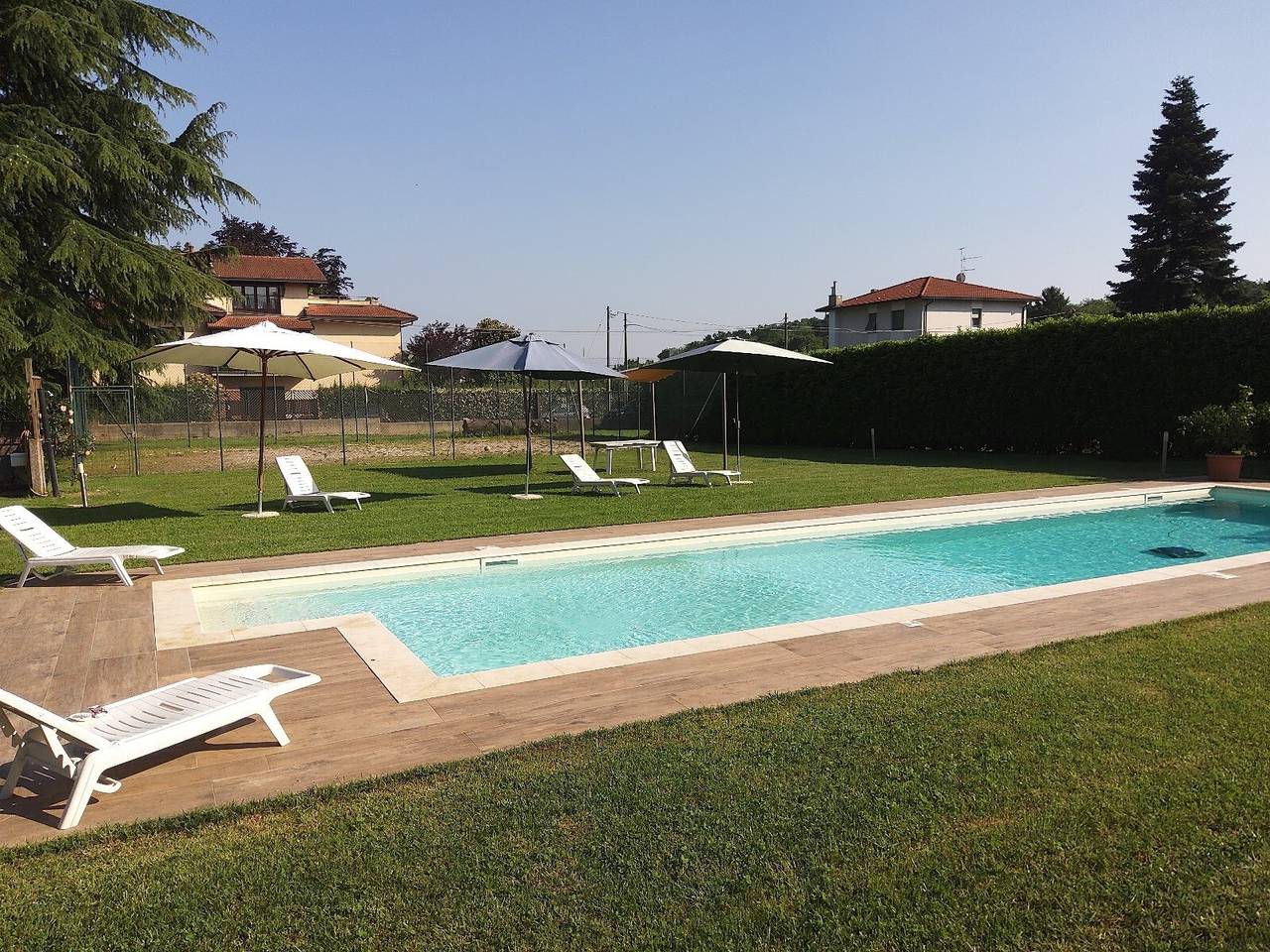 Appartamento intero, Appartamento "Azalea" con vista sulle montagne, piscina condivisa e Wi-Fi in Induno Olona, Provincia di Varese