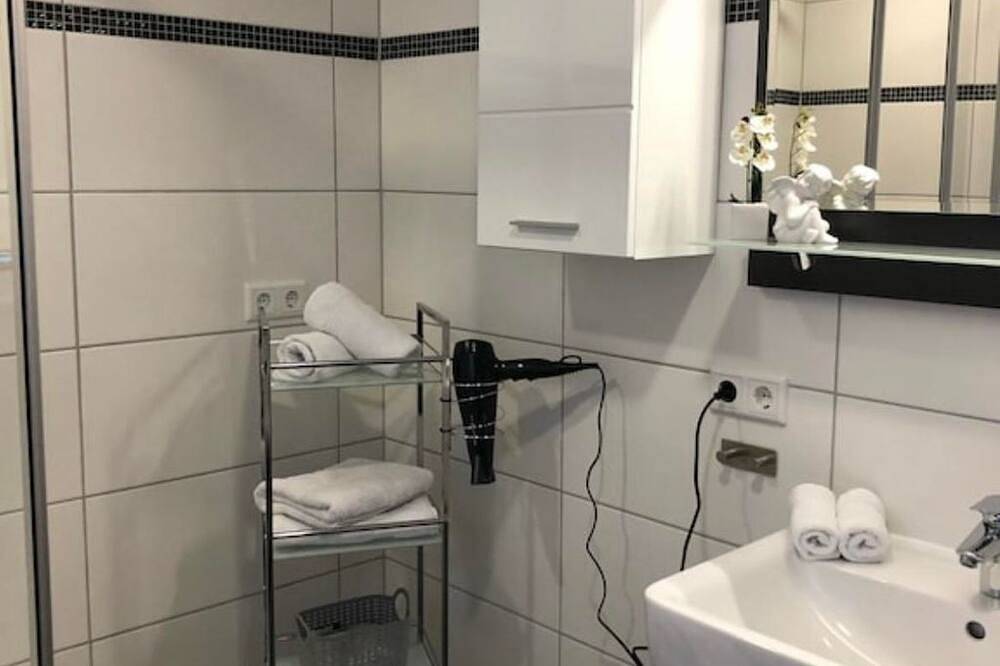 Ganze Wohnung, 2. Schöne und ruhige Ferienwohnung**** in Marburg - Ferienwohnungen Koch in Marburg, Landkreis Marburg-Biedenkopf