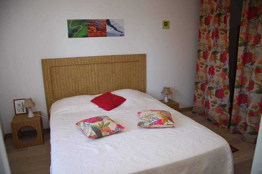 Furnished in a house with garden and private parking in Saint-Gervais-la-Forêt, Blois region