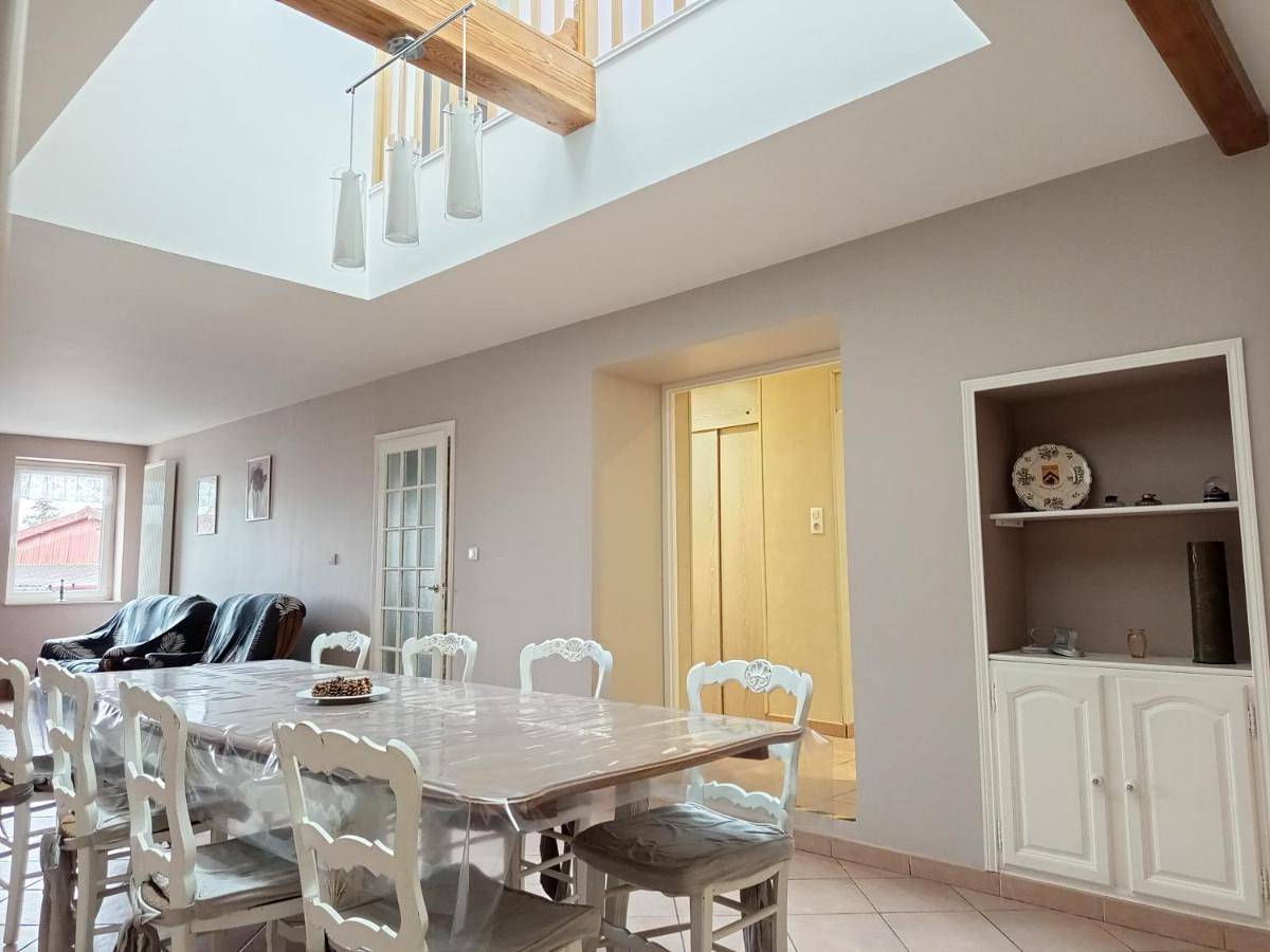 Four-Bedroom House in Bouvigny-Boyeffles, Région de Lens