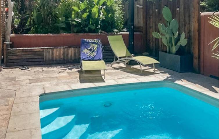 Ferienhaus für 8 Personen, mit Terrasse und Pool in Arles - 2