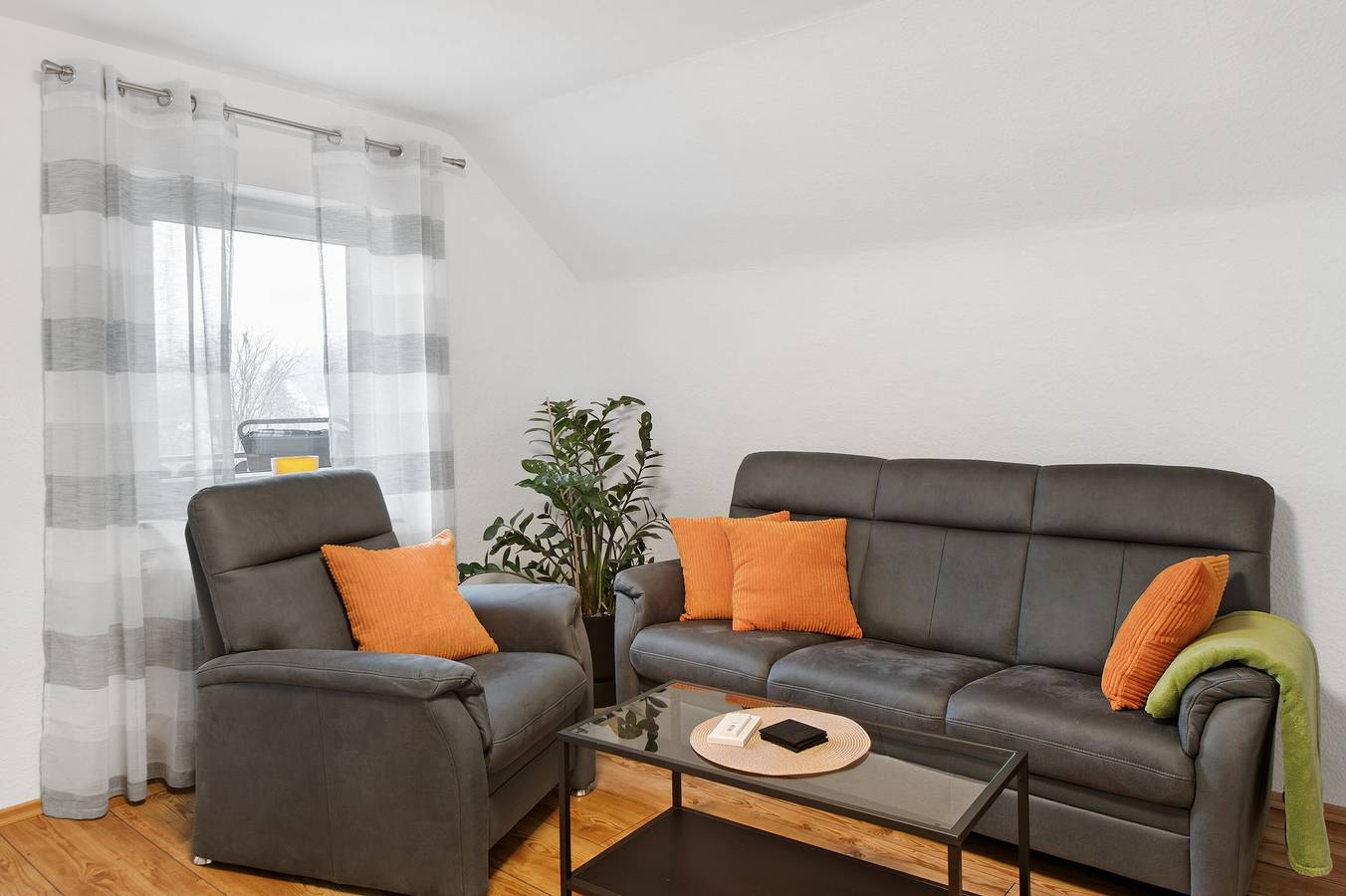 Ganze Wohnung, Ferienwohnung Ahorn mit Gemeinschaftsgarten und Wlan in Müllheim, Südschwarzwald