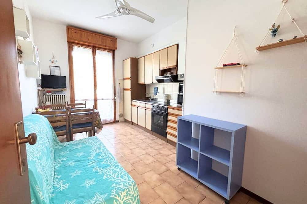 Entire apartment, Cervia, one-bedroom apartment with balcony and parking space in Cervia, Ravenna Province