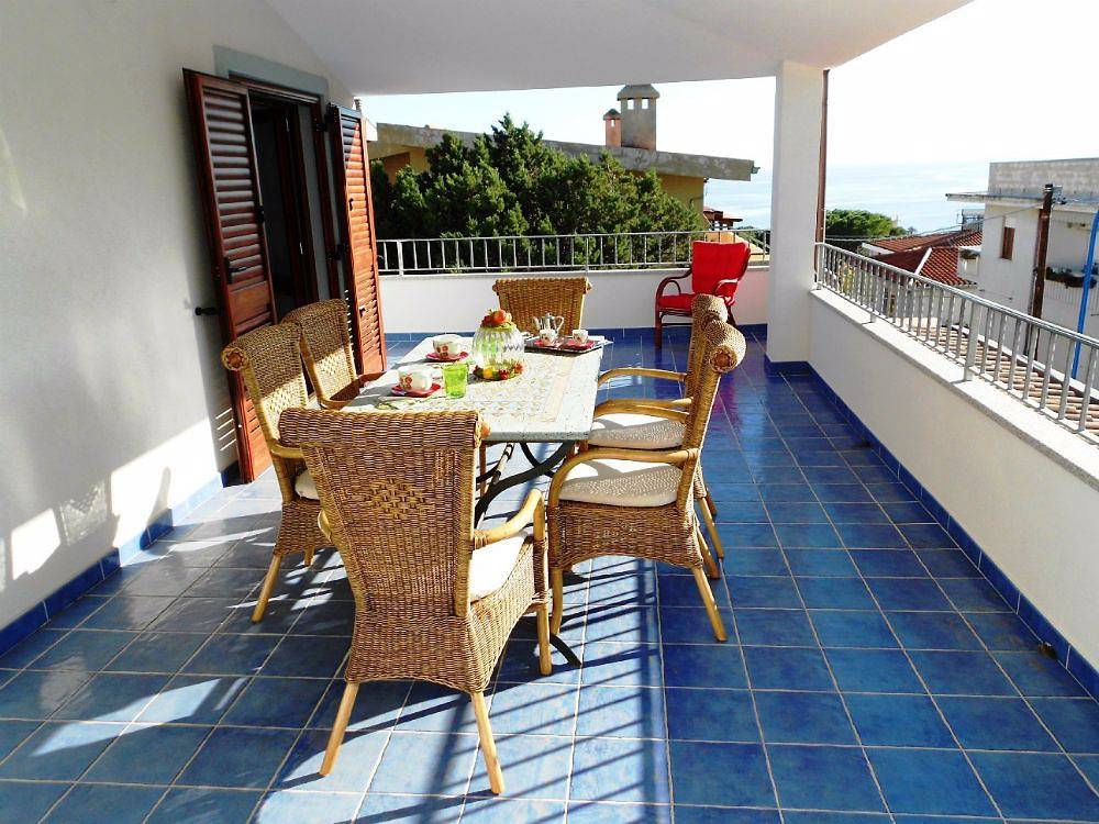 Apartamento vacacional entero, Apartamento vacacional con terraza y aire acondicionado  in Cala Gonone, Dorgali