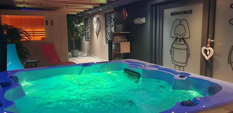 Maison de vacances pour 10 personnes, avec Jacuzzi et Terrasse ainsi que Jardin et Sauna