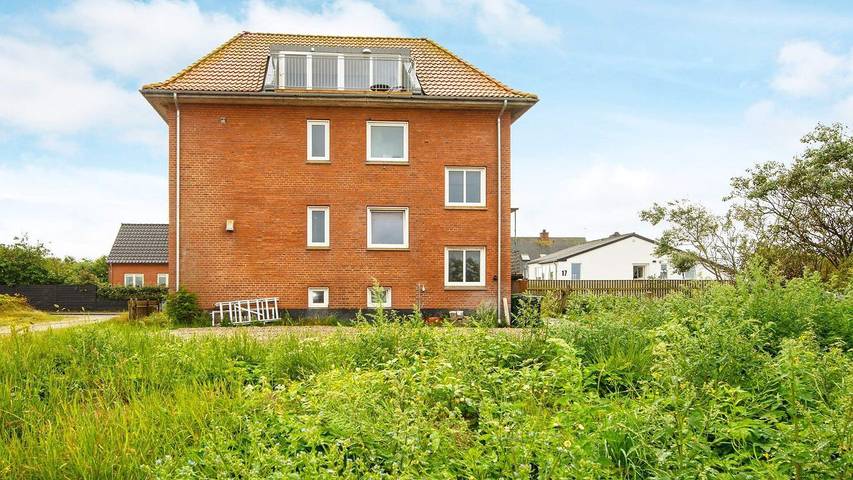 Ferieudlejning for 7 personer, med balkon i Harboøre