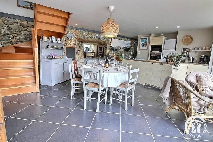 Gîte pour 7 personnes, avec Terrasse ainsi que Jardin et Vue à Trédarzec - 2