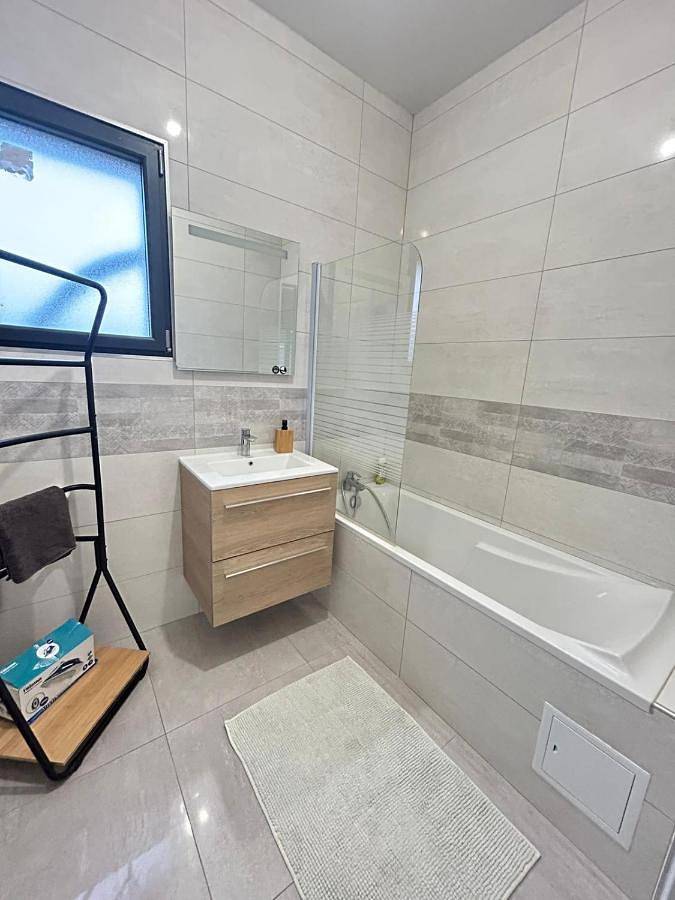 Appartement entier, Bella Vista, parking gratuit, 5 min Auxerre in Monéteau, Région d'Auxerre