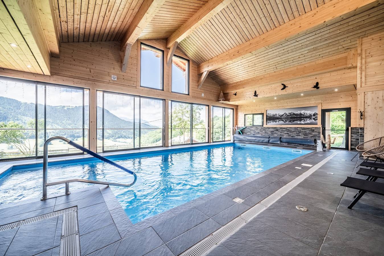 Chalet "Gîtes Le Titlis" with Mountain View, Private Pool and Wi-Fi in Bernex, Thonon-les-Bains region