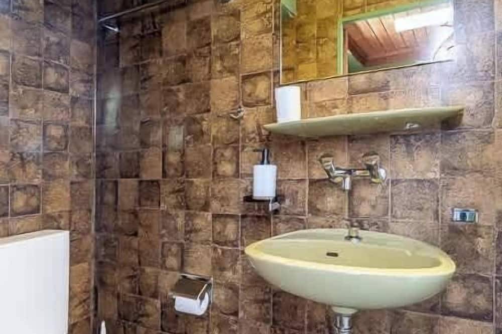 Apartamento entero, Next to the spa | Wlan | Garden | parking lot in Zurzach, Aargau-Basel