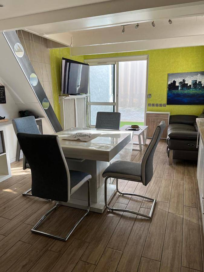 Appartement entier, Two-Bedroom Apartment in Sausset-les-Pins, Côte méditerranéenne (France)
