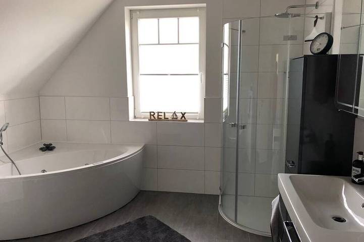 Ferienhaus für 5 Personen, mit Garten und Whirlpool sowie Terrasse in Rosenhagen - 4