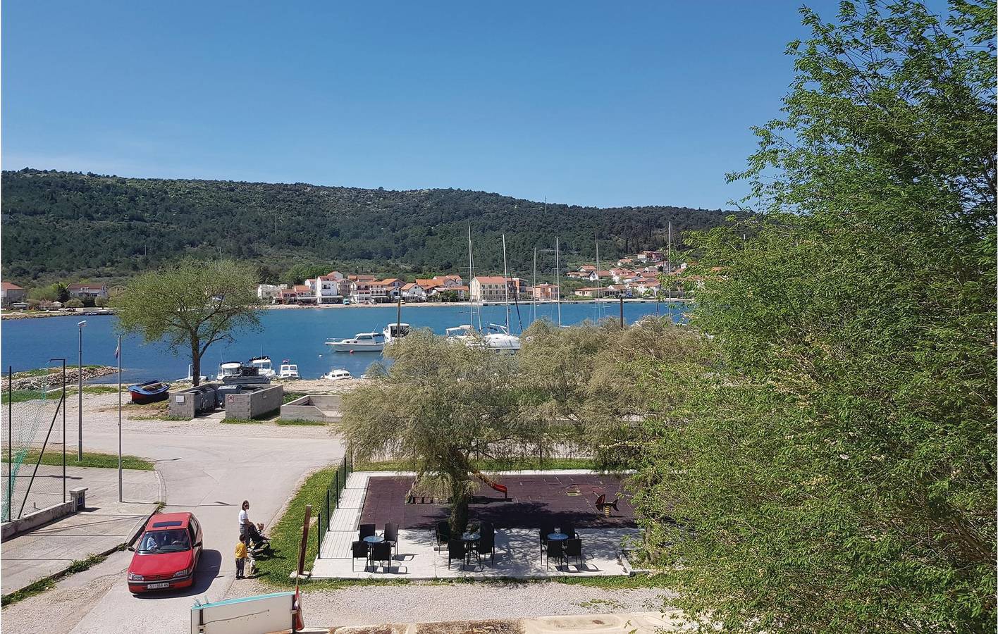 Ganze Ferienwohnung, Ferienwohnung für 6 Personen mit Terrasse in Bilice, Šibenik-Knin