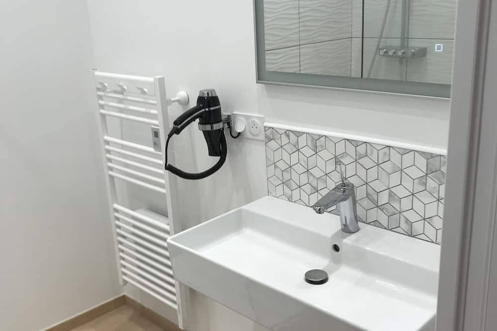 Appartement entier, Appartement design vue cour n°04 in Montreuil (Pas-de-Calais), Région de Montreuil