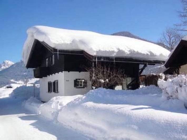 Vakantiehuis voor 6 personen, with Balkon and Terras as well as Tuin in Lofer