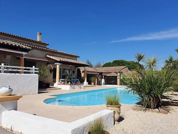 Casa de vacaciones para 4 personas, con jardín además de vistas y piscina - 1