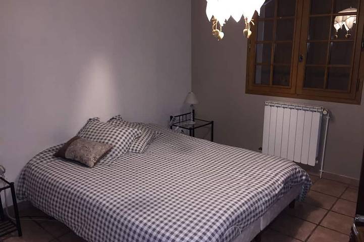 Location de vacances pour 5 personnes, avec balcon et jardin à Sabran - 3