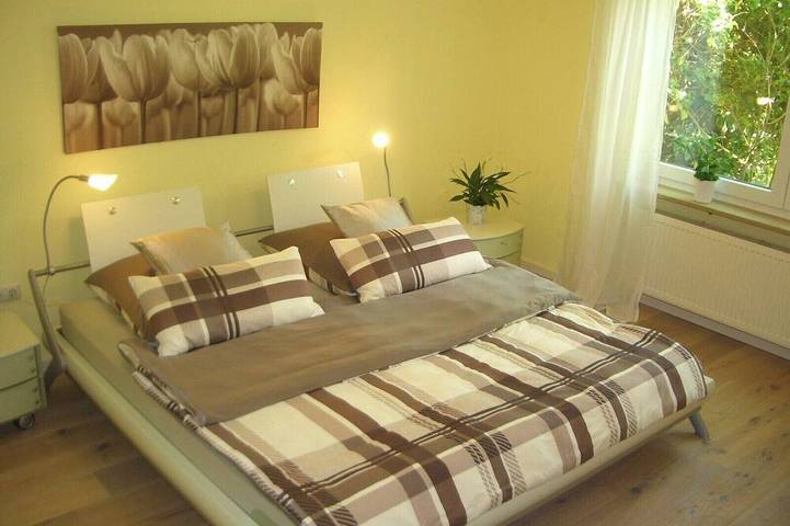 Ganze Wohnung, Keine Fewo - ein Zuhause ... ! Traumhafte Küche, Sommergarten und riesig groß! in Gunzenhausen, Fränkisches Seenland