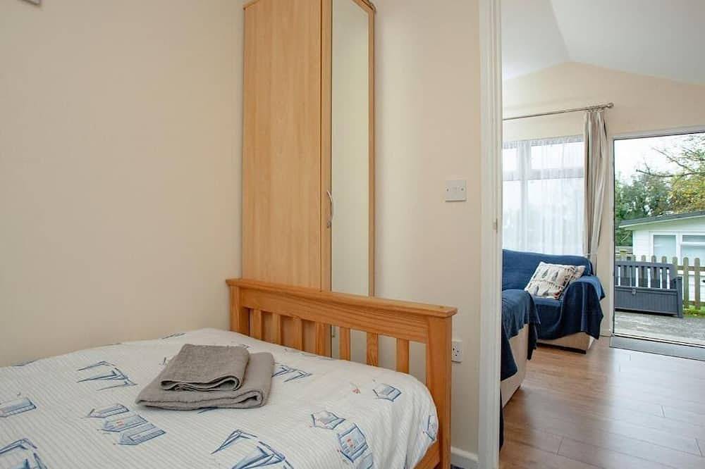 Dartmouth Devon- 2 bedrooms detached chalet - 2 bathrooms & parking outside door in Dartmouth, Devon