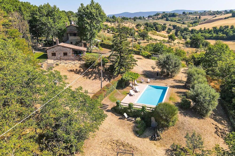 Villa with private pool 80 kms northern of Rome and 30 from Orvieto. 3 bedrooms in Lugnano in Teverina, Terni Province
