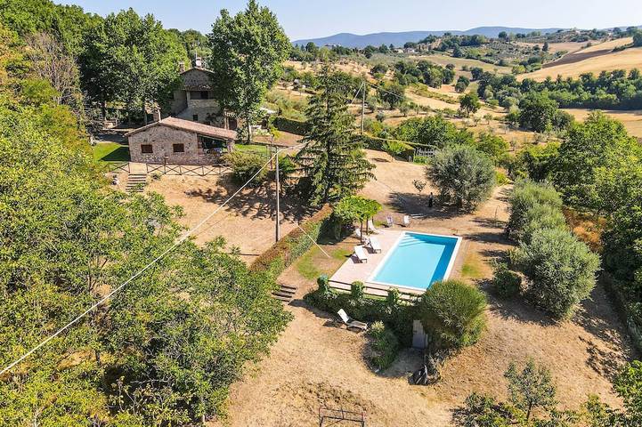 Location de vacances pour 10 personnes, avec Terrasse et Jardin à Lugnano in Teverina