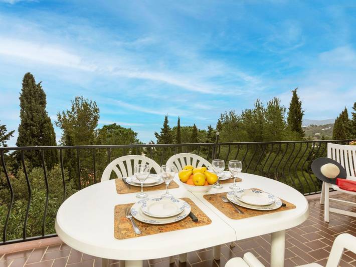 Apartamento para 4 personas, con jardín y terraza en Llansá