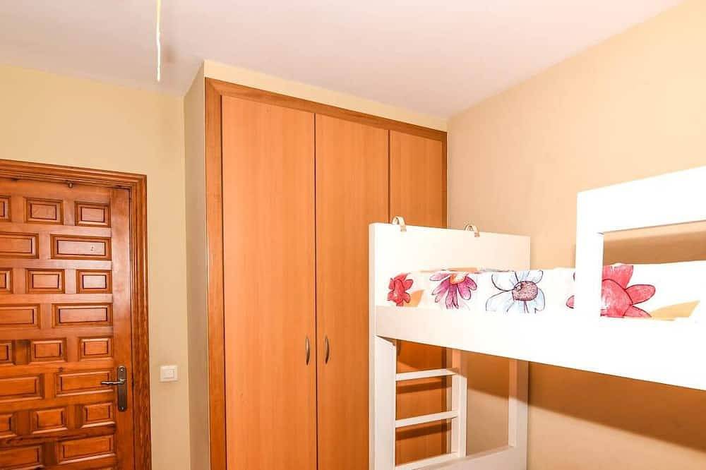 Casa adosada con barbacoa y zona comunitaria con piscina, a 500m de la playa in Sant Salvador (Tarragona), Vendrell