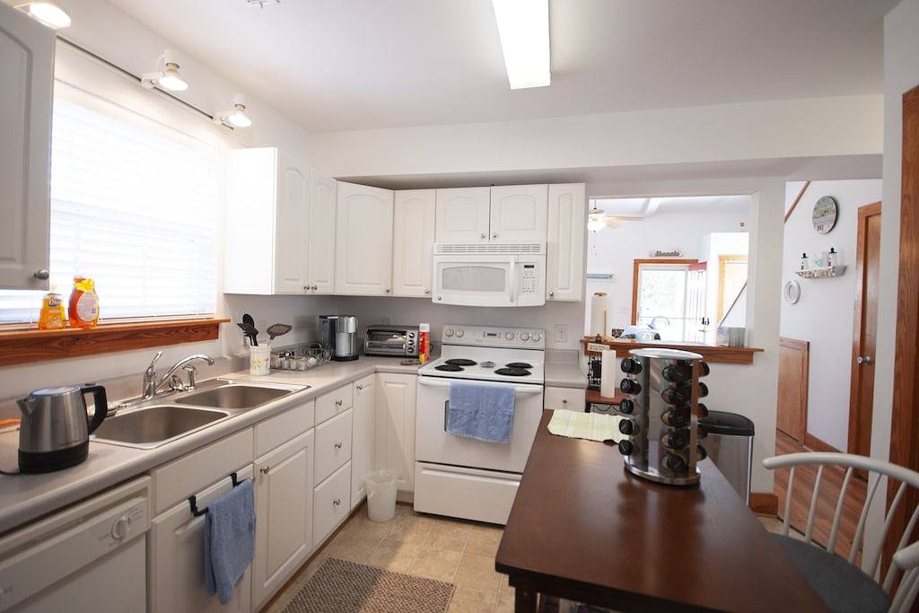 City Woes to Sandy Toes (tierfreundlicher, eingezäunter Hof) in Oak Island (NC), Brunswick County