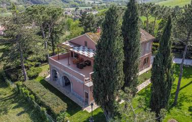 Ferienhaus für 6 Personen, mit Garten und Pool in Marche