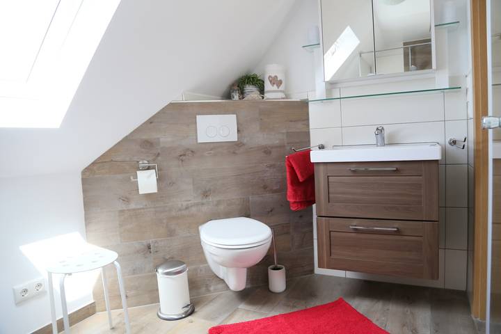 Ganze Ferienwohnung, Ferienwohnung Memmel - Ferienwohnung Memmel - neu renoviert mit Balkon in Sulzfeld, Rhön-Bayern